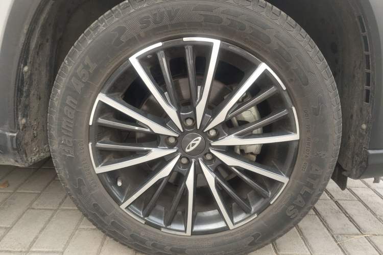Used Chery Tiggo 8 PRO 2022 290T Two-Wheel Drive Sky Dome Edition 5 Seats Right Front Wheel Hub