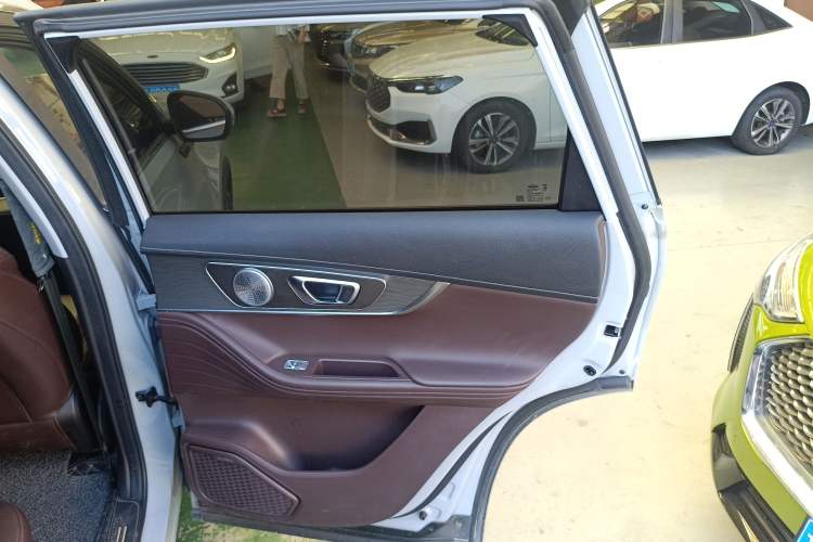 Used Chery Tiggo 8 PRO 2022 390T Two-Wheel Drive Vast Edition 5 Seats Right Rear Door Interior