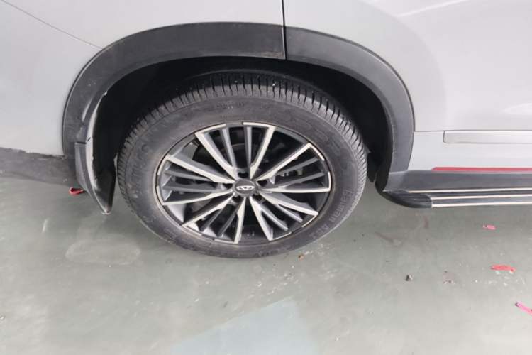 Used Chery Tiggo 8 PRO 2022 290T Two-Wheel Drive Sky Dome Edition 7 Seats Right Rear Wheel Hub