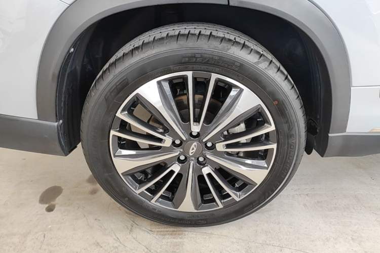 Used Chery Tiggo 8 PRO 2022 390T Two-Wheel Drive Vast Edition 5 Seats Right Rear Wheel Hub