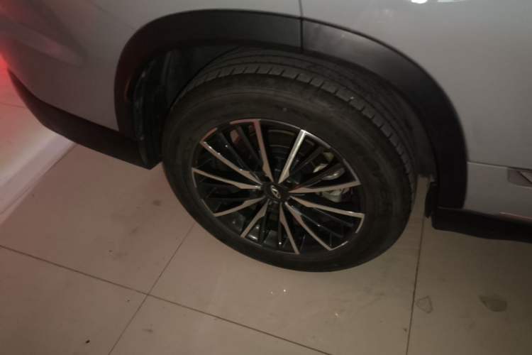 Used Chery Tiggo 8 PRO 2022 290T Two-Wheel Drive Haohan Edition 5 Seats Right Rear Wheel Hub