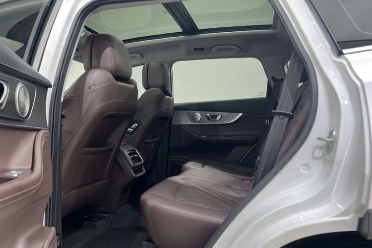 Used Chery Tiggo 8 PRO 2022 290T Two-Wheel Drive Haohan Edition 7 Seats Interior 4