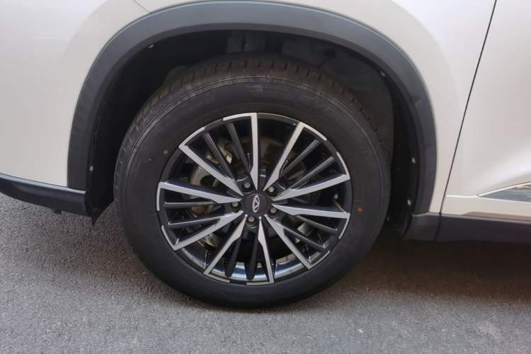 Used Chery Tiggo 8 PRO 2022 290T Two-Wheel Drive Haohan Edition 5 Seats Left Front Wheel Hub