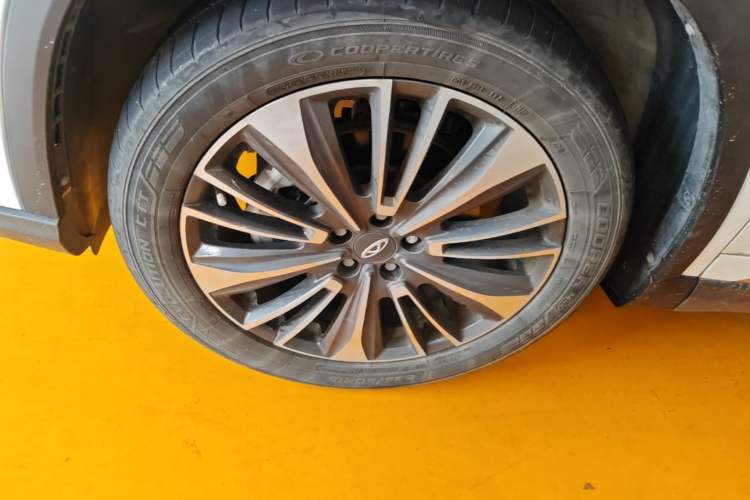 Used Chery Tiggo 8 PRO 2022 390T Two-Wheel Drive Haohan Edition 7-Seater Left Front Wheel Hub