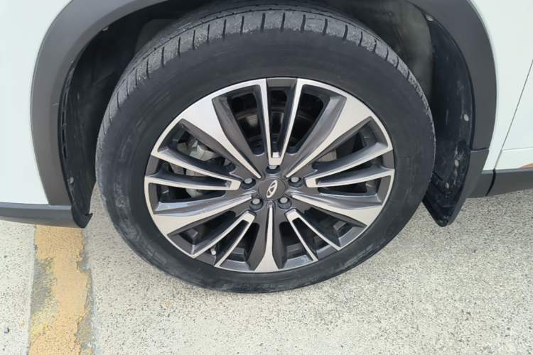 Used Chery Tiggo 8 PRO 2022 390T Two-Wheel Drive Vast Edition 5 Seats Left Front Wheel Hub