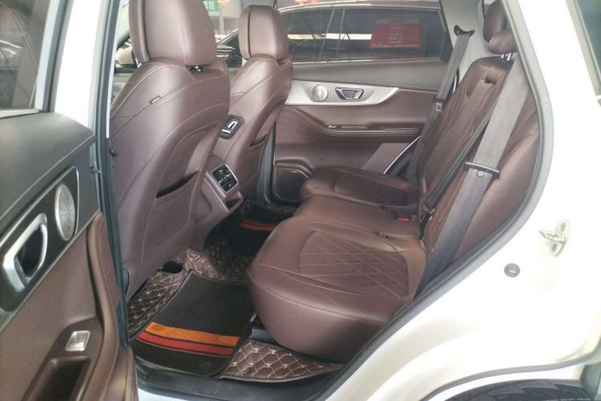 Used Chery Tiggo 8 PRO 2022 290T Two-Wheel Drive Haohan Edition 7 Seats Left Rear Seat