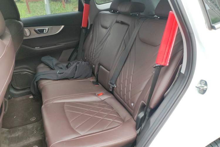 Used Chery Tiggo 8 PRO 2022 390T Two-Wheel Drive Vast Edition 5 Seats Left Rear Seat