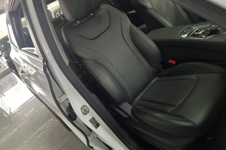Used Chery Tiggo 8 PRO 2022 290T Two-Wheel Drive Sky Dome Edition 5 Seats Right Front Seat