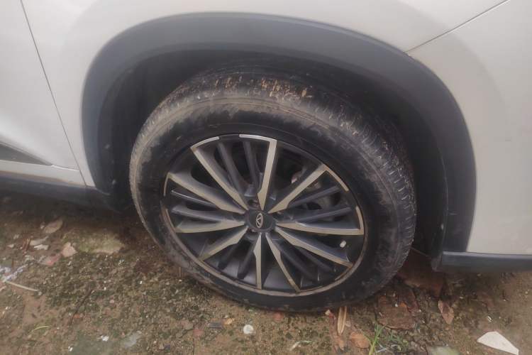Used Chery Tiggo 8 PRO 2022 290T Two-Wheel Drive Haohan Edition 5 Seats Right Front Wheel Hub