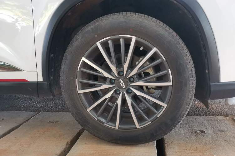 Used Chery Tiggo 8 PRO 2022 290T Two-Wheel Drive Sky Dome Edition 5 Seats Right Front Wheel Hub
