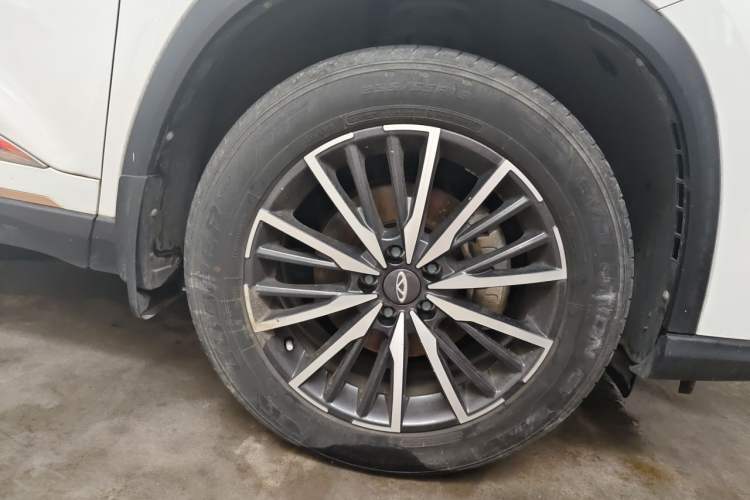 Used Chery Tiggo 8 PRO 2022 290T Two-Wheel Drive Haohan Edition 7 Seats Right Front Wheel Hub