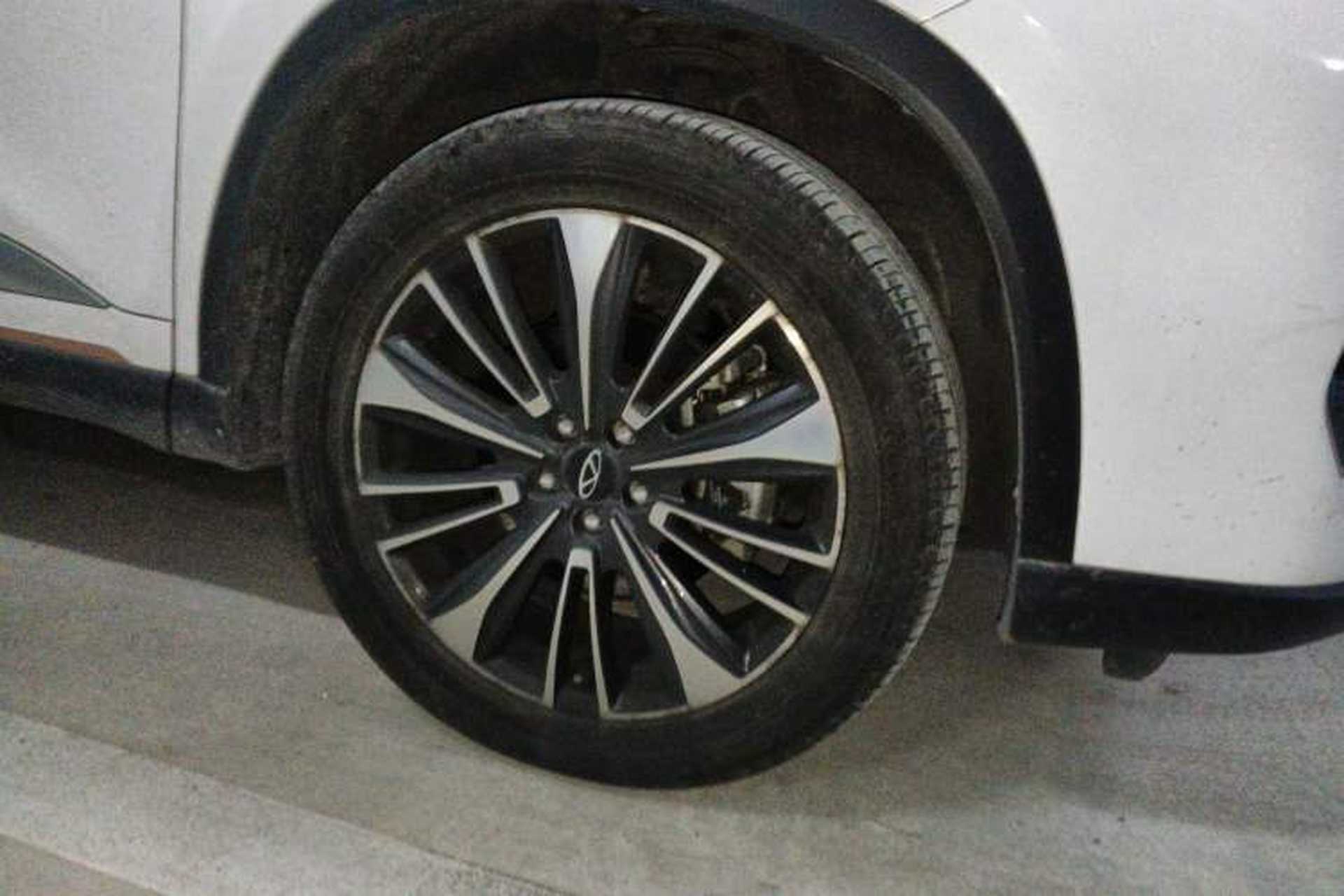Used Chery Tiggo 8 PRO 2022 390T Two-Wheel Drive Haohan Edition 7-Seater Right Front Wheel Hub