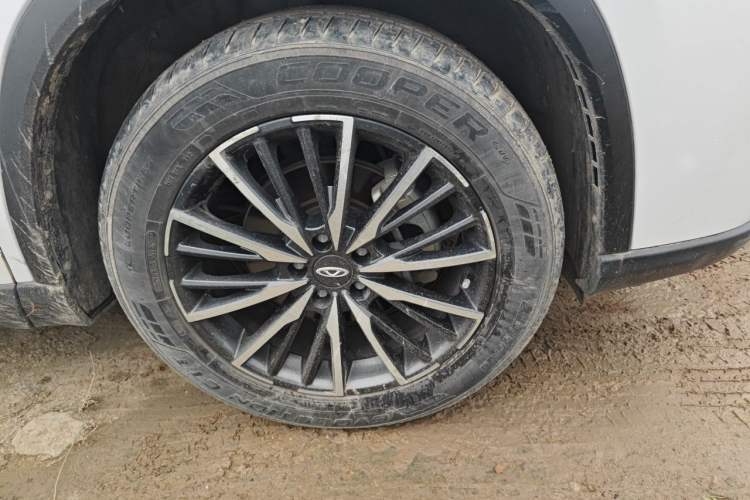 Used Chery Tiggo 8 PRO 2022 290T Two-Wheel Drive Haohan Edition 5 Seats Right Front Wheel Hub
