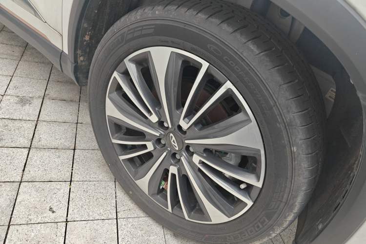Used Chery Tiggo 8 PRO 2022 390T Two-Wheel Drive Haohan Edition 7-Seater Right Front Wheel Hub