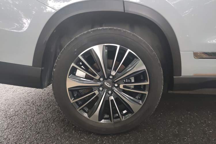Used Chery Tiggo 8 PRO 2022 390T Two-Wheel Drive Vast Edition 5 Seats Right Rear Wheel Hub