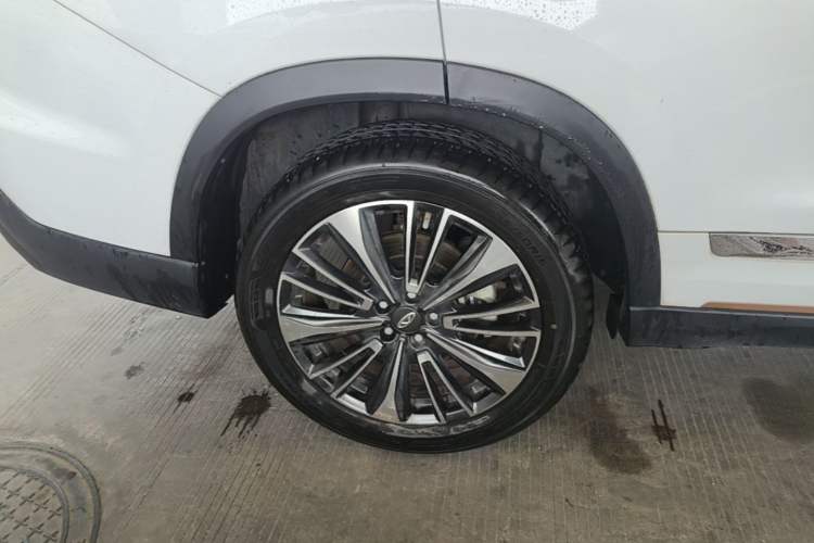 Used Chery Tiggo 8 PRO 2022 390T Two-Wheel Drive Vast Edition 5 Seats Right Rear Wheel Hub