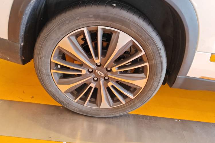 Used Chery Tiggo 8 PRO 2022 390T Two-Wheel Drive Haohan Edition 7-Seater Right Rear Wheel Hub