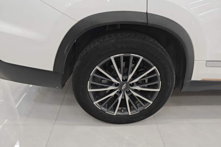 Used Chery Tiggo 8 PRO 2022 290T Two-Wheel Drive Haohan Edition 5 Seats Right Rear Wheel Hub