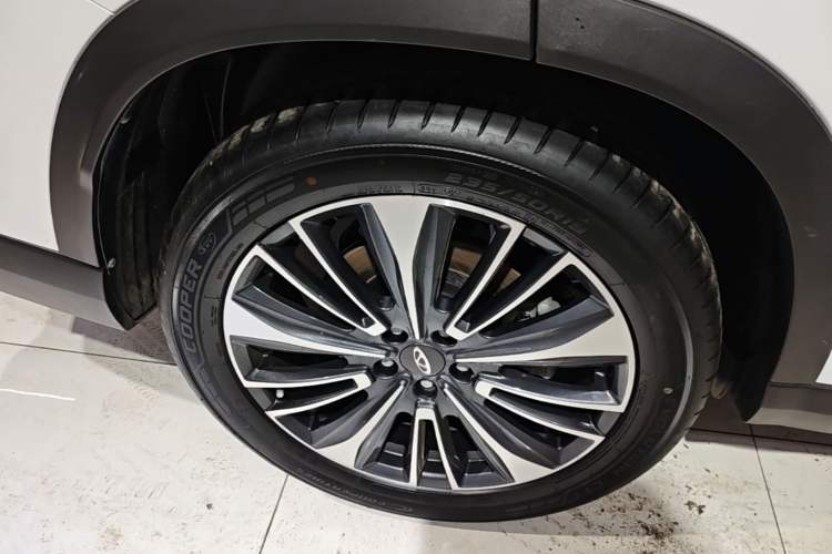 Used Chery Tiggo 8 PRO 2022 390T Two-Wheel Drive Haohan Edition 7-Seater Right Rear Wheel Hub