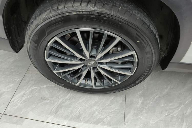 Used Chery Tiggo 8 PRO 2022 290T Two-Wheel Drive Haohan Edition 5 Seats Right Rear Wheel Hub