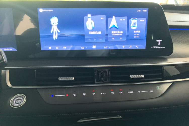 Used Chery Tiggo 8 PRO 2024 Champion Edition 290T Two-Wheel Drive Shining Version 5 Seats Audio And AC Panel