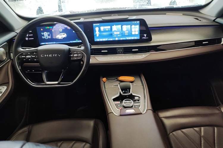 Used Chery Tiggo 8 PRO 2024 Champion Edition 390T Two-Wheel Drive Aoshi Version 5 Seats Center Console
