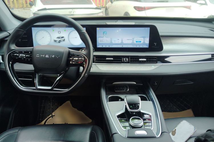 Used Chery Tiggo 8 PRO 2024 Champion Edition 290T Two-Wheel Drive Shining Version 5 Seats Center Console
