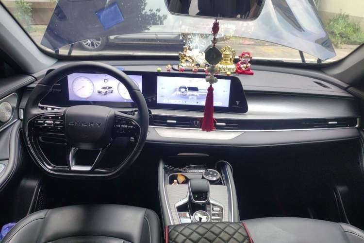 Used Chery Tiggo 8 PRO 2024 Champion Edition 290T Two-Wheel Drive Shining Version 7 Seats Center Console