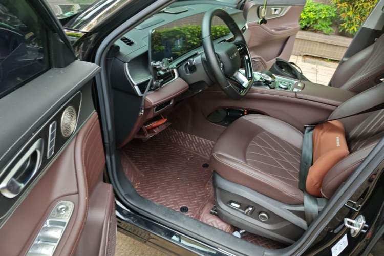 Used Chery Tiggo 8 PRO 2024 Champion Edition 390T Two-Wheel Drive Aoshi Version 5 Seats Driver Seat