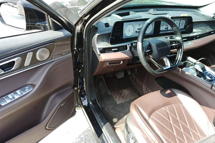 Used Chery Tiggo 8 PRO 2024 Champion Edition 290T Two-Wheel Drive Peak Version 5 Seats Driver Seat