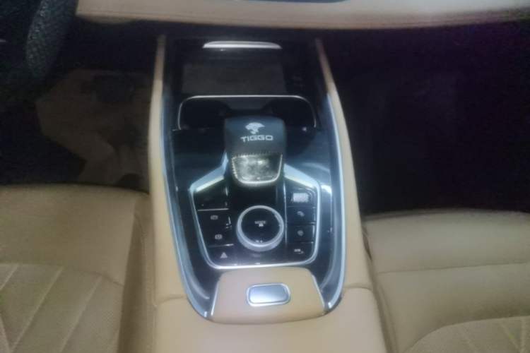 Used Chery Tiggo 8 PRO 2024 Champion Edition 390T Two-Wheel Drive Peak Version 5 Seats Gear Lever
