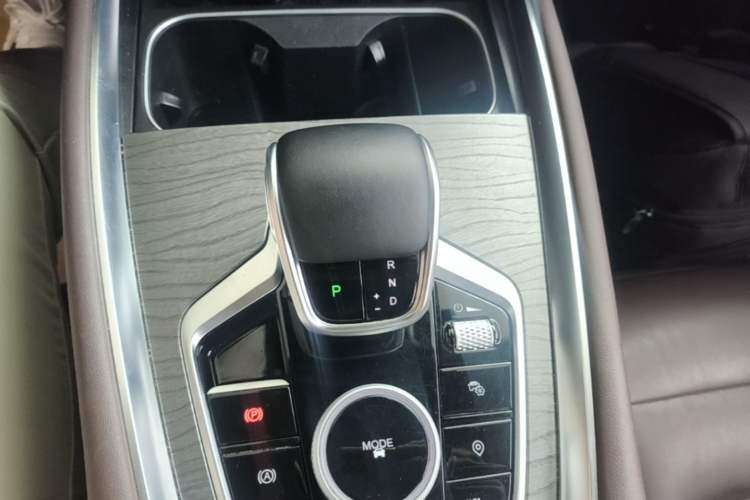 Used Chery Tiggo 8 PRO 2024 Champion Edition 390T Two-Wheel Drive Peak Version 5 Seats Gear Lever