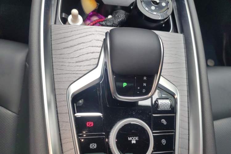 Used Chery Tiggo 8 PRO 2024 Champion Edition 290T Two-Wheel Drive Shining Version 7 Seats Gear Lever