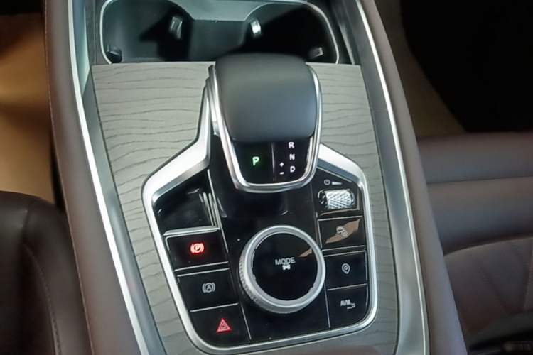 Used Chery Tiggo 8 PRO 2024 Champion Edition 290T Two-Wheel Drive Peak Version 5 Seats Gear Lever