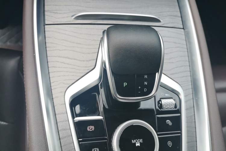 Used Chery Tiggo 8 PRO 2024 Champion Edition 390T Two-Wheel Drive Peak Version 5 Seats Gear Lever