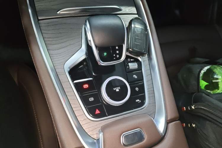 Used Chery Tiggo 8 PRO 2024 Champion Edition 290T Two-Wheel Drive Peak Version 5 Seats Gear Lever
