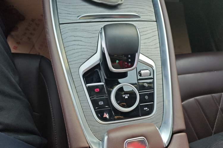 Used Chery Tiggo 8 PRO 2024 Champion Edition 390T Two-Wheel Drive Peak Version 5 Seats Gear Lever