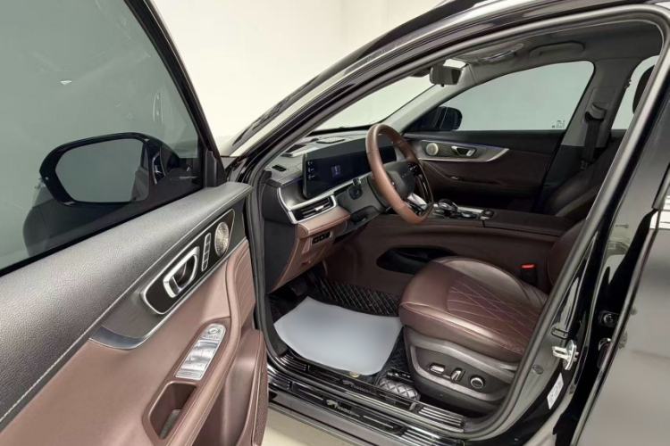 Used Chery Tiggo 8 PRO 2024 Champion Edition 390T Four-Wheel Drive Peak Version 5 Seats Interior 2