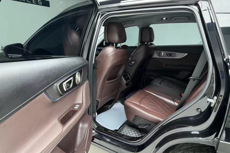 Used Chery Tiggo 8 PRO 2024 Champion Edition 390T Four-Wheel Drive Peak Version 5 Seats Interior 3
