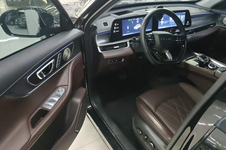 Used Chery Tiggo 8 PRO 2024 Champion Edition 290T Two-Wheel Drive Peak Version 5 Seats Interior 3