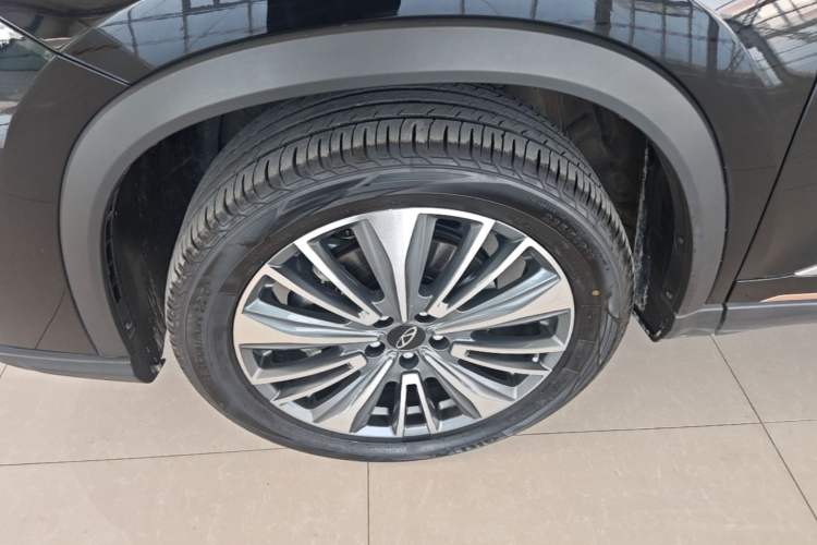 Used Chery Tiggo 8 PRO 2024 Champion Edition 390T Two-Wheel Drive Aoshi Version 7 Seats Left Front Wheel Hub