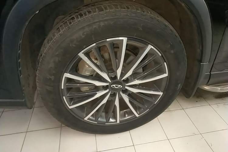 Used Chery Tiggo 8 PRO 2024 Champion Edition 290T Two-Wheel Drive Peak Version 7 Seats Left Front Wheel Hub