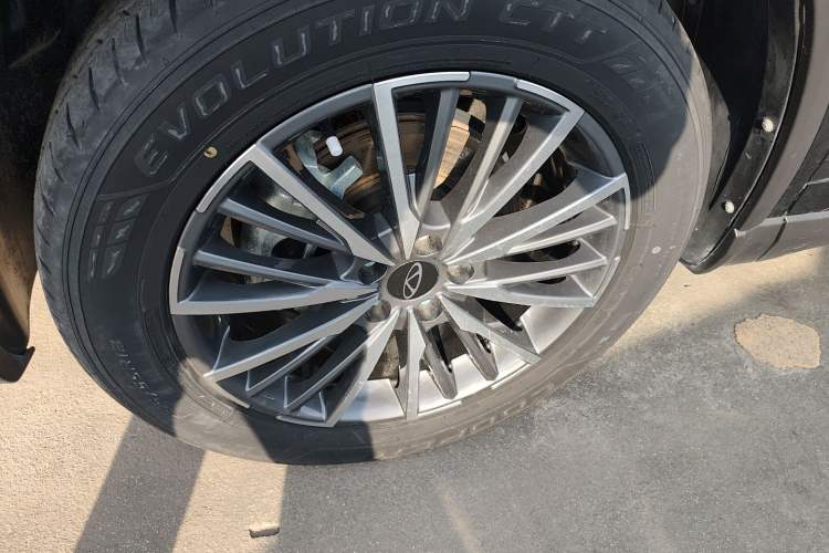 Used Chery Tiggo 8 PRO 2024 Champion Edition 290T Two-Wheel Drive Shining Version 7 Seats Left Front Wheel Hub