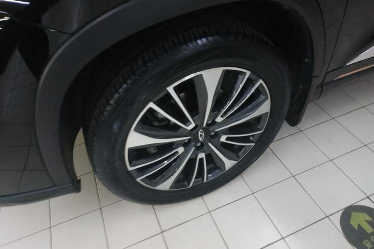Used Chery Tiggo 8 PRO 2024 Champion Edition 390T Two-Wheel Drive Peak Version 5 Seats Left Front Wheel Hub