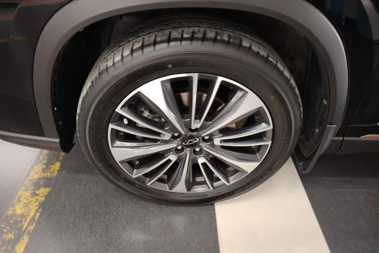Used Chery Tiggo 8 PRO 2024 Champion Edition 390T Two-Wheel Drive Peak Version 7 Seats Left Front Wheel Hub
