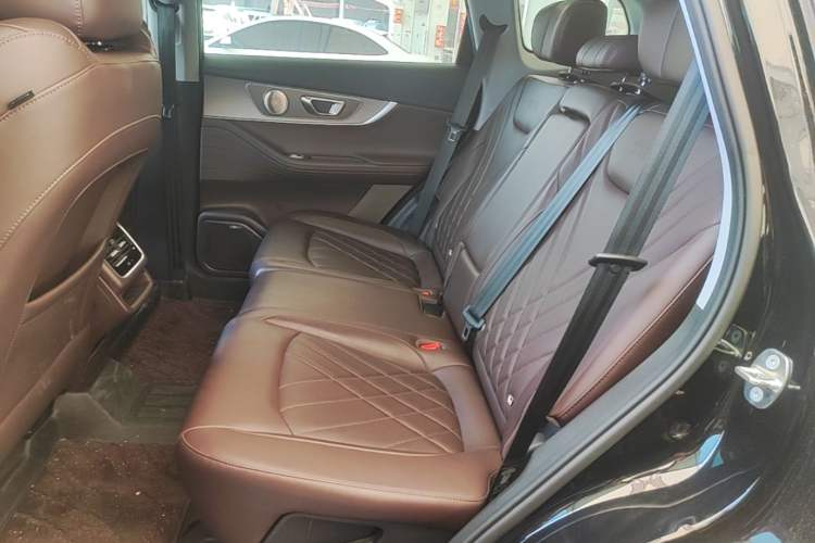 Used Chery Tiggo 8 PRO 2024 Champion Edition 390T Two-Wheel Drive Peak Version 5 Seats Left Rear Seat