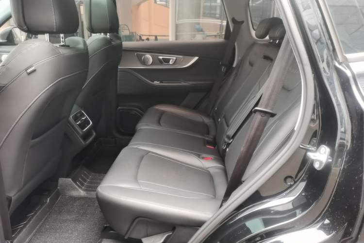 Used Chery Tiggo 8 PRO 2024 Champion Edition 290T Two-Wheel Drive Shining Version 5 Seats Left Rear Seat