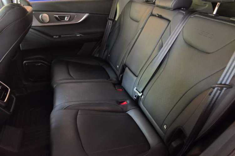 Used Chery Tiggo 8 PRO 2024 Champion Edition 290T Two-Wheel Drive Shining Version 5 Seats Left Rear Seat