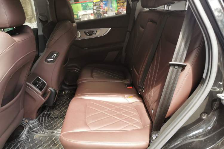 Used Chery Tiggo 8 PRO 2024 Champion Edition 290T Two-Wheel Drive Peak Version 5 Seats Left Rear Seat