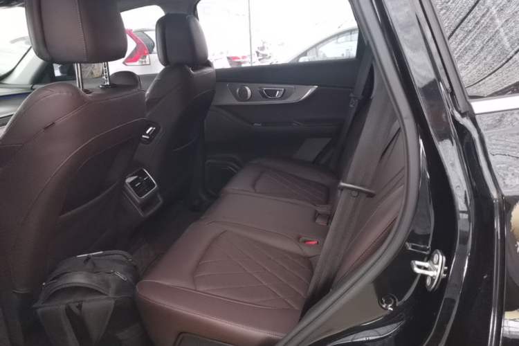 Used Chery Tiggo 8 PRO 2024 Champion Edition 290T Two-Wheel Drive Peak Version 5 Seats Left Rear Seat